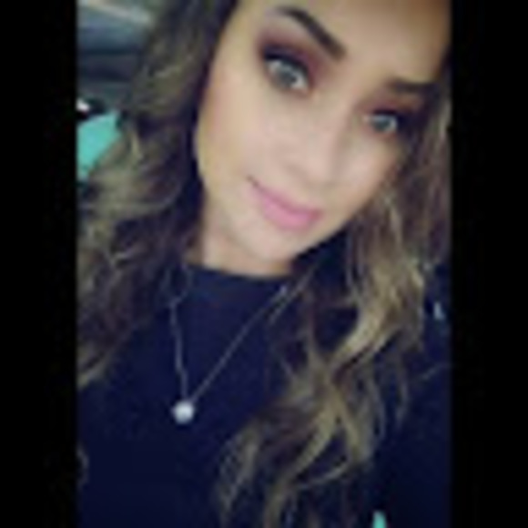 Meet your Posher, Jessica - Picture 1 of 1